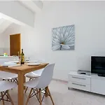 شقة Seaview Rose تروغير