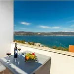 Seaview Rose شقة *