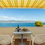 Seaview Rose شقة *